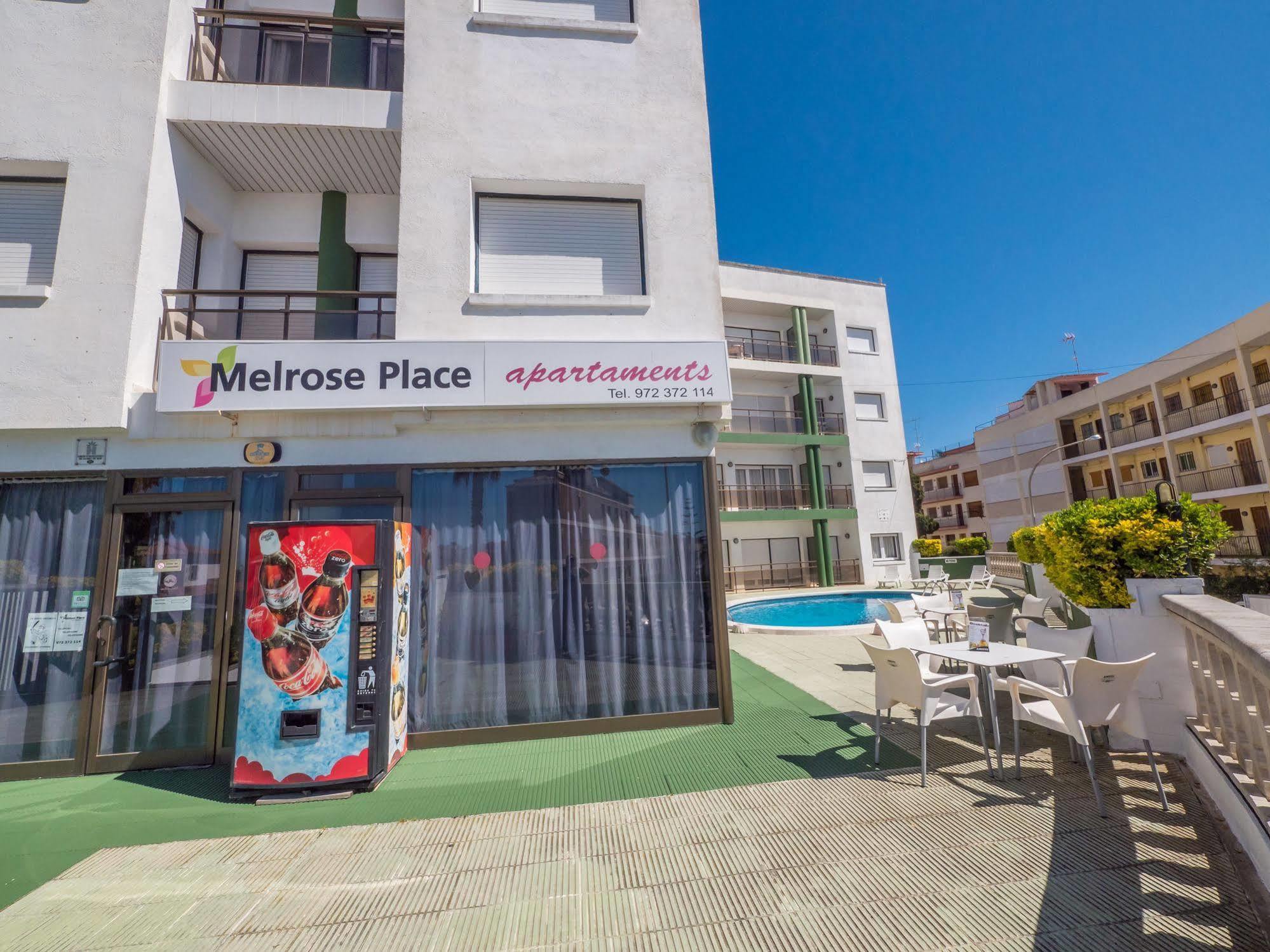 Ar Melrose Place Apartment